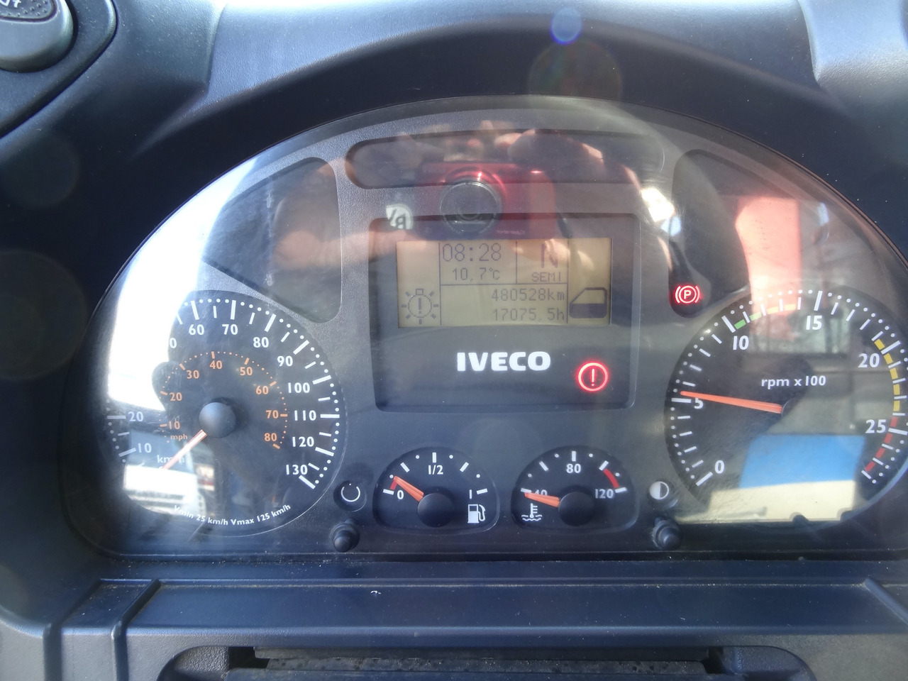 Iveco Trakker AD340T41 8X4 Kipper Kran Palfinger 23002 - Camion cu macara, Camion basculantă: Foto 3 Iveco Trakker AD340T41 8X4 Kipper Kran Palfinger 23002 - Camion cu macara, Camion basculantă: Foto 3