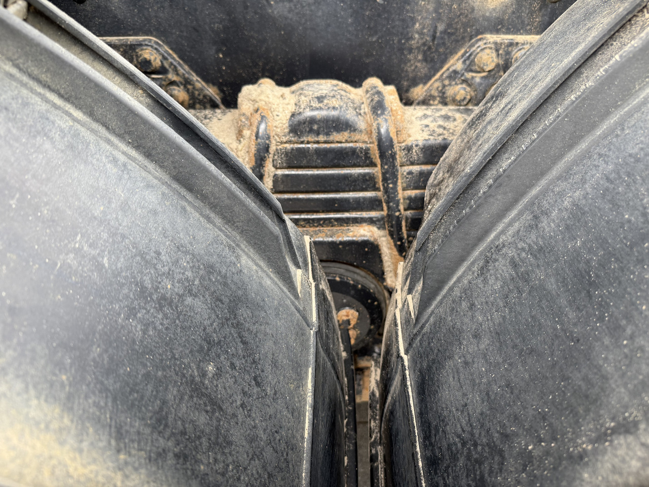 MAN TGS 26.400 6X6 BB Meiller - Camion basculantă: Foto 4 MAN TGS 26.400 6X6 BB Meiller - Camion basculantă: Foto 4