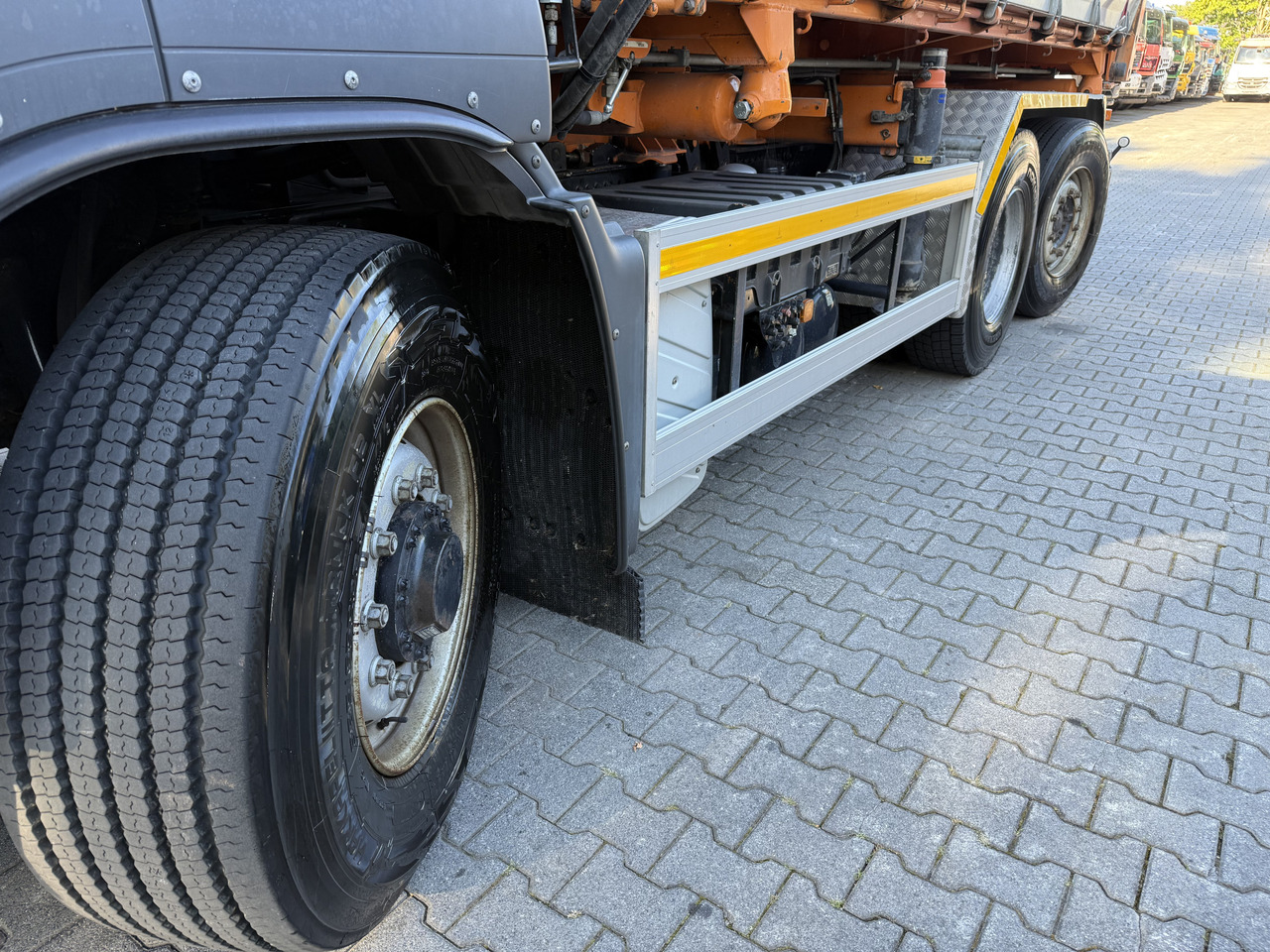 MAN TGS 28.400 6X4H-4 BL - Camion şasiu, Camion cu macara: Foto 3 MAN TGS 28.400 6X4H-4 BL - Camion şasiu, Camion cu macara: Foto 3