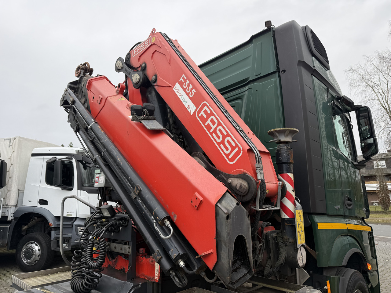 Mercedes-Benz Actros 2542 6X2 Kran Fassi F335 bis 22.5 Meter - Camion cu macara, Cap tractor: Foto 2 Mercedes-Benz Actros 2542 6X2 Kran Fassi F335 bis 22.5 Meter - Camion cu macara, Cap tractor: Foto 2