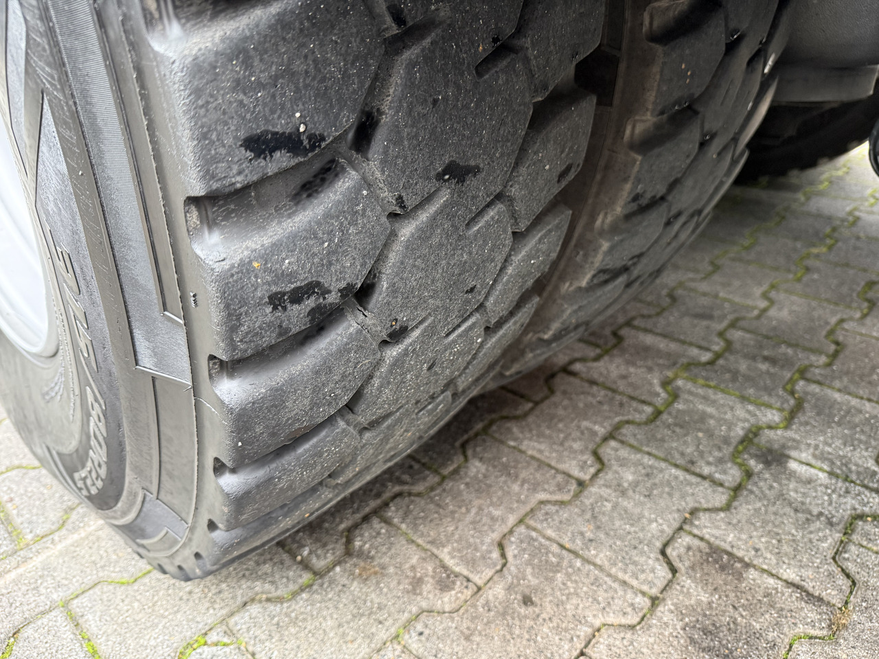 Mercedes-Benz Actros 2548 LS 6X2 Kran HMF 3220 bis 16 Meter - Camion cu macara, Cap tractor: Foto 4 Mercedes-Benz Actros 2548 LS 6X2 Kran HMF 3220 bis 16 Meter - Camion cu macara, Cap tractor: Foto 4