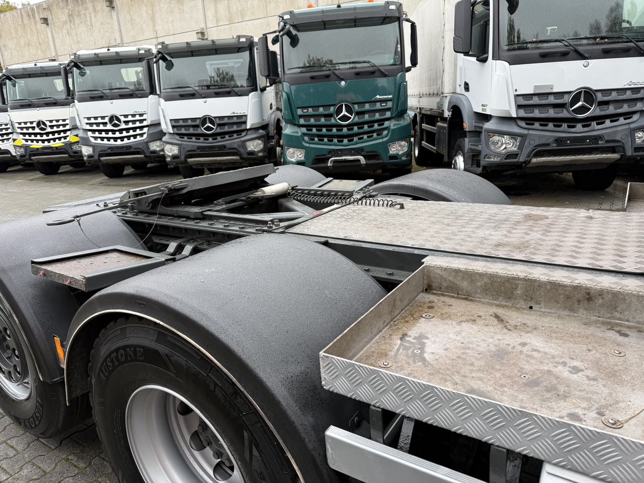 Mercedes-Benz Actros 2548 LS 6X2 Kran HMF 3220 bis 16 Meter - Camion cu macara, Cap tractor: Foto 3 Mercedes-Benz Actros 2548 LS 6X2 Kran HMF 3220 bis 16 Meter - Camion cu macara, Cap tractor: Foto 3