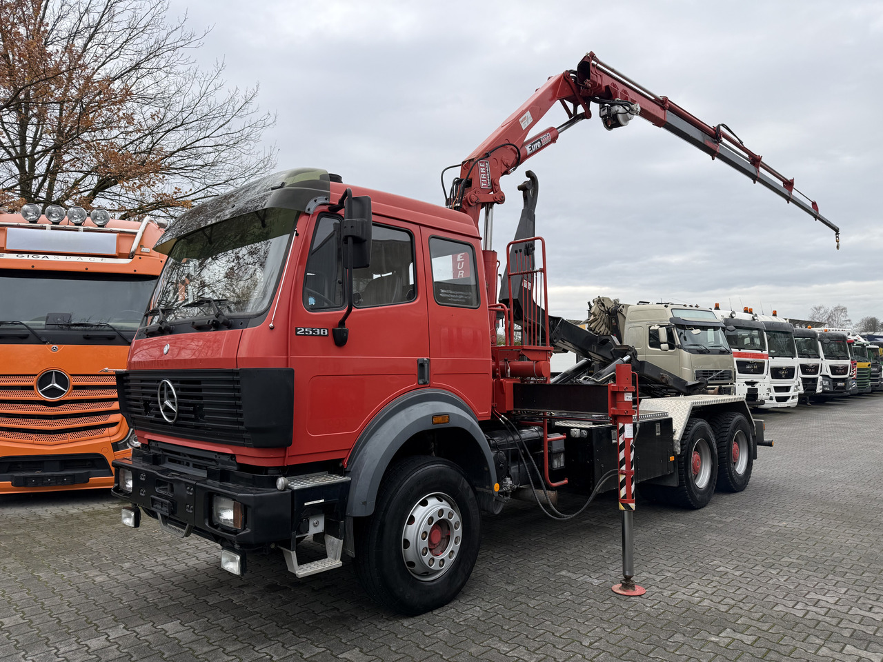 Mercedes-Benz SK 2538 6X4 Haken Kran/ Oldtimer/ Feuerwehr - Camion cu cârlig, Camion cu macara: Foto 1 Mercedes-Benz SK 2538 6X4 Haken Kran/ Oldtimer/ Feuerwehr - Camion cu cârlig, Camion cu macara: Foto 1