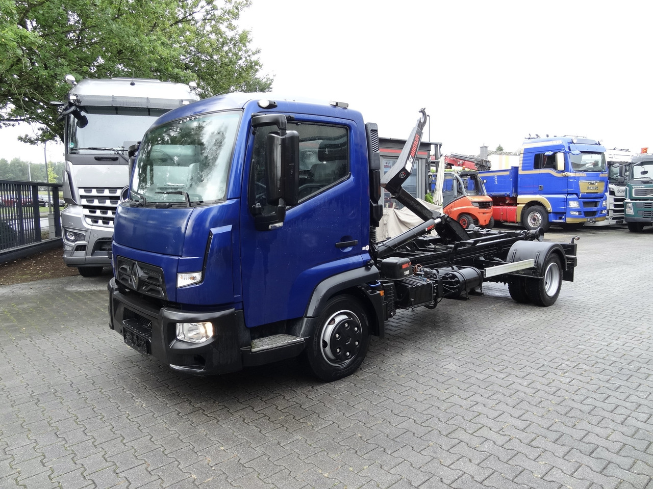 Renault D180.75 Haken Multilift - Camion cu cârlig: Foto 1 Renault D180.75 Haken Multilift - Camion cu cârlig: Foto 1