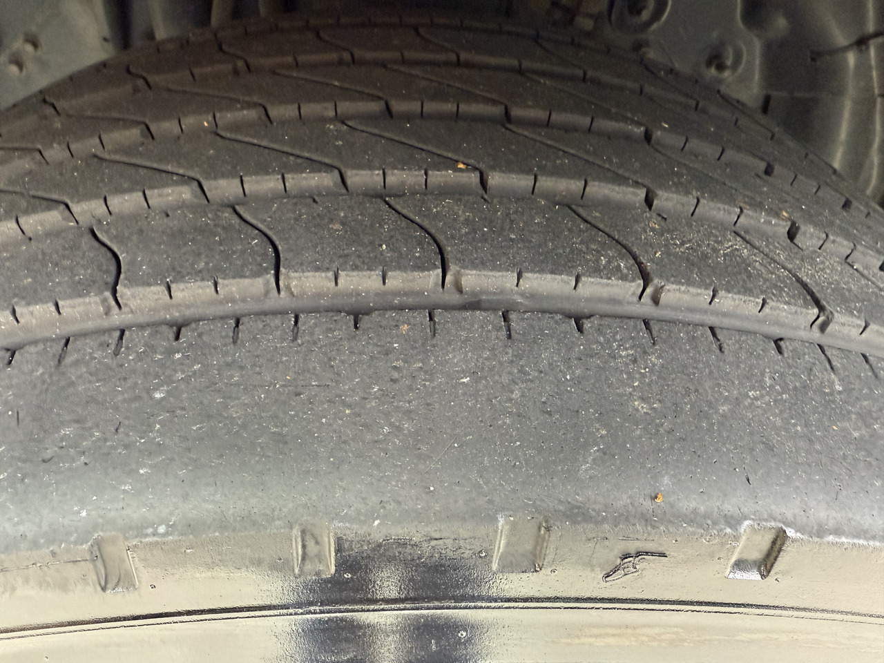 Scania P410 4X2 Palfinger PK 13001 - Camion cu macara: Foto 2 Scania P410 4X2 Palfinger PK 13001 - Camion cu macara: Foto 2