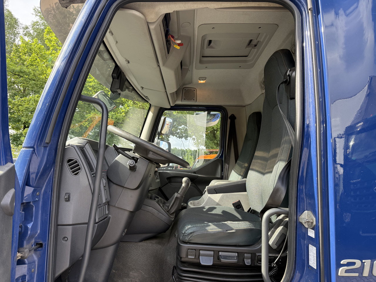 Volvo FL210 14 Tonner - Camion cu prelată: Foto 4 Volvo FL210 14 Tonner - Camion cu prelată: Foto 4