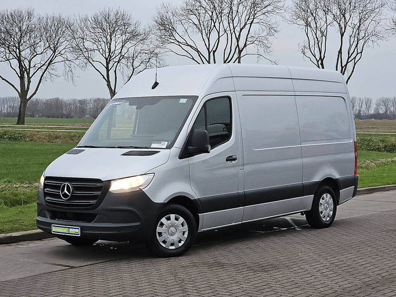 Mercedes-Benz Sprinter 315 L2H2 RWD Mbux - Autoutilitară compactă: Foto 2 Mercedes-Benz Sprinter 315 L2H2 RWD Mbux - Autoutilitară compactă: Foto 2