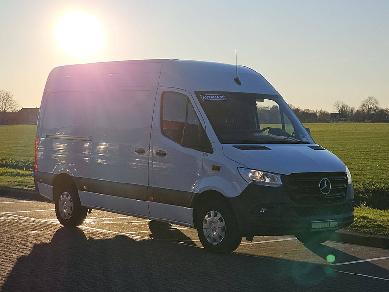 Mercedes-Benz Sprinter 317 L2H2 Mbux RWD! - Dubă: Foto 5 Mercedes-Benz Sprinter 317 L2H2 Mbux RWD! - Dubă: Foto 5