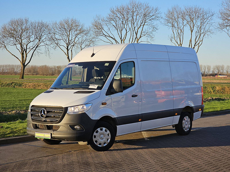 Mercedes-Benz Sprinter 317 L2H2 Mbux RWD! - Dubă: Foto 2 Mercedes-Benz Sprinter 317 L2H2 Mbux RWD! - Dubă: Foto 2