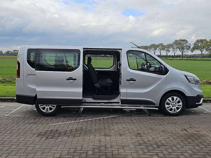 Microbuz, Transport persoane Renault Trafic 2.0 DCI ac aut. 9 pers EURO6: Foto 15 Microbuz, Transport persoane Renault Trafic 2.0 DCI ac aut. 9 pers EURO6: Foto 15