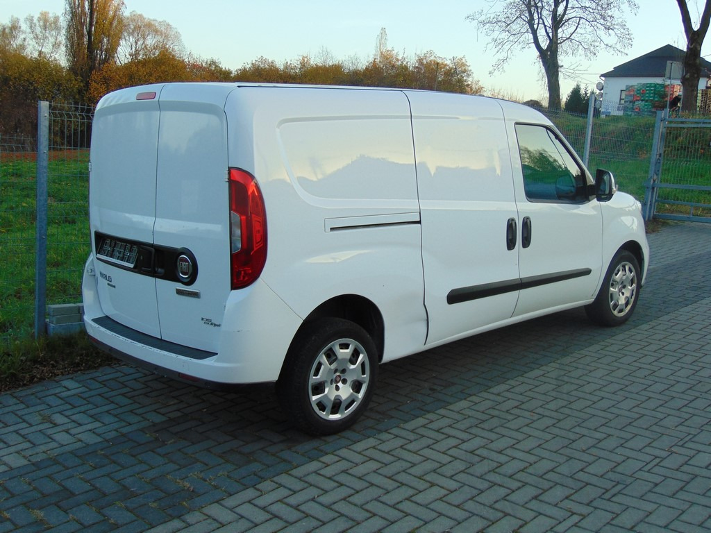 FIAT Doblo 1,6 MultiJet 105KM MAXI MAX - Autoutilitară compactă: Foto 4 FIAT Doblo 1,6 MultiJet 105KM MAXI MAX - Autoutilitară compactă: Foto 4