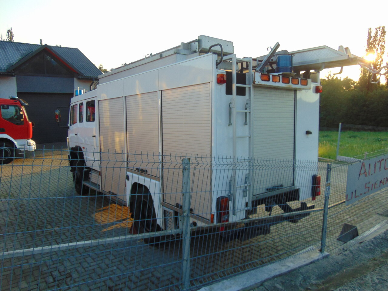 MERCEDES-BENZ 1124AF 4x4 MAGIRUS - Autospeciala de stins incendii: Foto 3 MERCEDES-BENZ 1124AF 4x4 MAGIRUS - Autospeciala de stins incendii: Foto 3