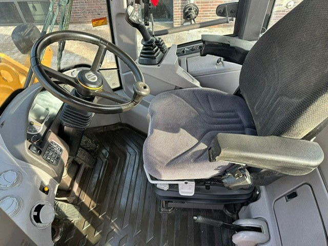 Încărcător frontal pe pneuri Volvo L45H: Foto 15 Încărcător frontal pe pneuri Volvo L45H: Foto 15