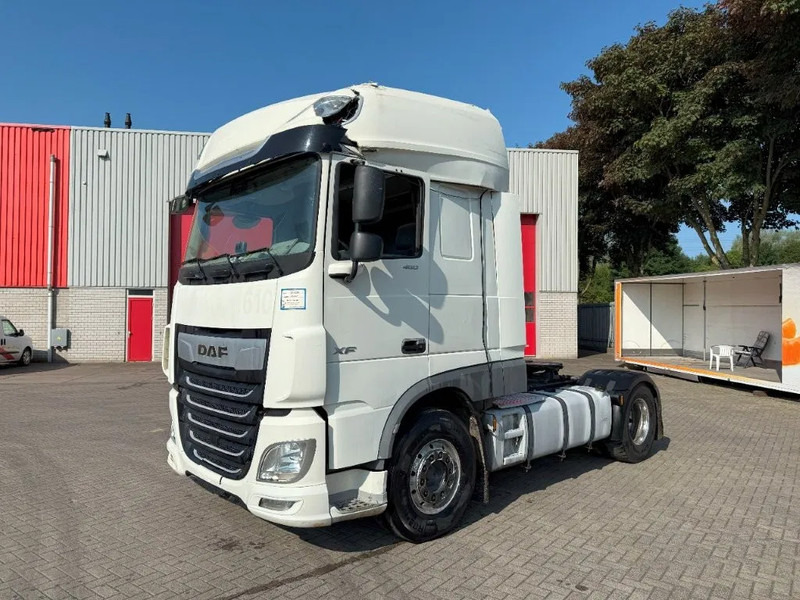 DAF XF106-480 / ENGINE RUNNING / INTARDER / HYDRAULICS / ONLY:280248 KM / PARKCOOL / LWDS / AUTOMATIC / EURO-6 / 2022 - Cap tractor: Foto 1 DAF XF106-480 / ENGINE RUNNING / INTARDER / HYDRAULICS / ONLY:280248 KM / PARKCOOL / LWDS / AUTOMATIC / EURO-6 / 2022 - Cap tractor: Foto 1