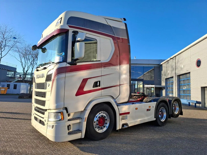 Scania NGS S650 V8 / BOOGIE / RETARDER / 633398KM / 9 TON FRONT AXLE / FULL-AIR / INLINER / LEATHER / ALCOA / NAVI / FRIDGE / EURO-6 / - Cap tractor: Foto 1 Scania NGS S650 V8 / BOOGIE / RETARDER / 633398KM / 9 TON FRONT AXLE / FULL-AIR / INLINER / LEATHER / ALCOA / NAVI / FRIDGE / EURO-6 / - Cap tractor: Foto 1