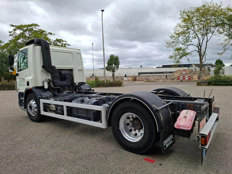DAF CF75-250 / ADR / ONLY:320740 KM / PTO / INLINER / ALCOA / GOOD CONDITION / MANUAL / EURO-5 / 2011 - Camion şasiu: Foto 3 DAF CF75-250 / ADR / ONLY:320740 KM / PTO / INLINER / ALCOA / GOOD CONDITION / MANUAL / EURO-5 / 2011 - Camion şasiu: Foto 3