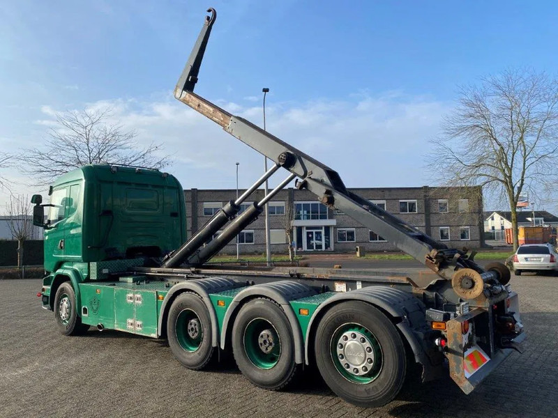 Scania R520 V8 / 8X4 / BIG AXLE / AJK HOOKLIFT 30TON / LIFT+LENKACHSE / NAVI / LEATHER / FULL-AIR / AUTOMATIC / EURO-6 / 2015 - Camion cu cârlig: Foto 3 Scania R520 V8 / 8X4 / BIG AXLE / AJK HOOKLIFT 30TON / LIFT+LENKACHSE / NAVI / LEATHER / FULL-AIR / AUTOMATIC / EURO-6 / 2015 - Camion cu cârlig: Foto 3