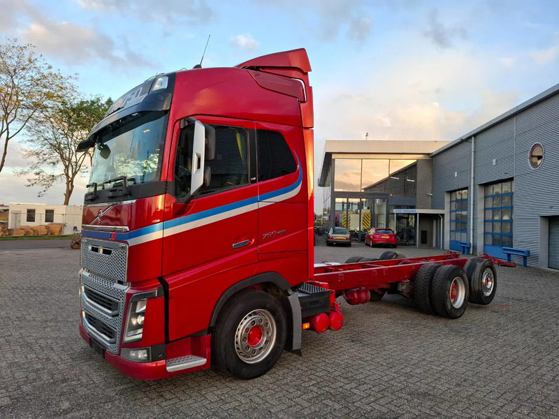 Volvo FH16-750 / BIG AXLE / VEB+ / ONLY:679711 KM / TECHNICAL 70TON / 9TON FRONT AXLE / INLINER / FULL-AIR / AUTOMATIC / EURO-6 / 2018 - Camion şasiu: Foto 1 Volvo FH16-750 / BIG AXLE / VEB+ / ONLY:679711 KM / TECHNICAL 70TON / 9TON FRONT AXLE / INLINER / FULL-AIR / AUTOMATIC / EURO-6 / 2018 - Camion şasiu: Foto 1