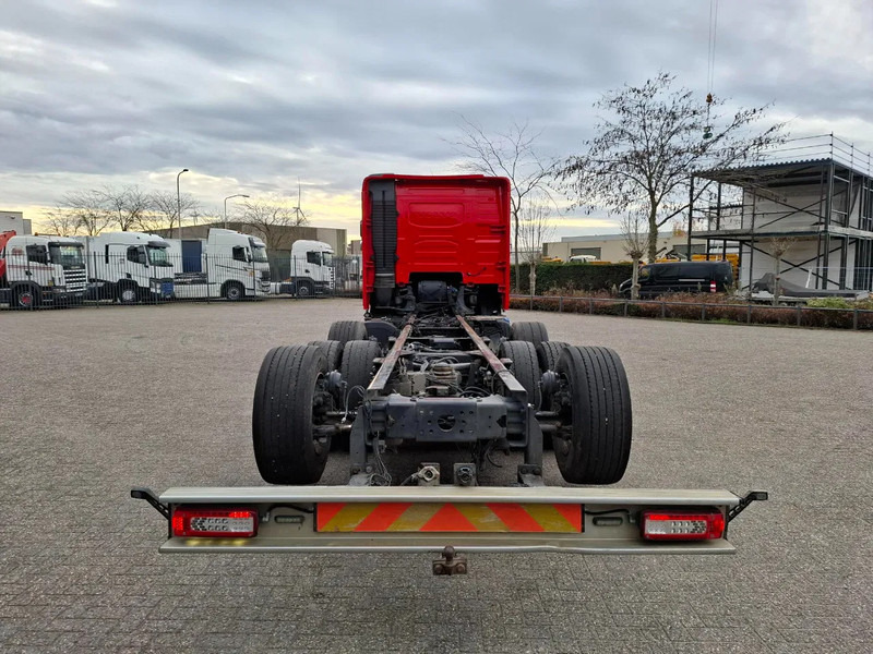 Volvo FH16-750 / VEB+ / ONLY:349761 KM / 9TON FRONT AXLE / INLINER / TECHNICAL 60TON / FULL-AIR / AUTOMATIC / EURO-6 / 2016 - Camion şasiu: Foto 4 Volvo FH16-750 / VEB+ / ONLY:349761 KM / 9TON FRONT AXLE / INLINER / TECHNICAL 60TON / FULL-AIR / AUTOMATIC / EURO-6 / 2016 - Camion şasiu: Foto 4