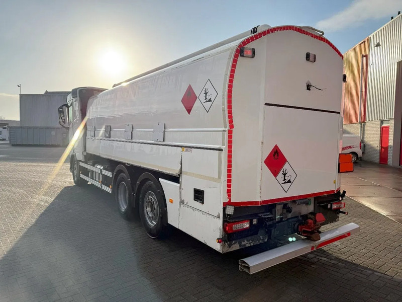 Volvo FH5-500 6X2 / ENGINE RUNNING / LIFT+LENKACHSE / FULL AIR / ADR / EUROTANK / 9-TON FRONT AXLE / I-SAVE / EURO-6 / 2022 - Camion cisternă: Foto 3 Volvo FH5-500 6X2 / ENGINE RUNNING / LIFT+LENKACHSE / FULL AIR / ADR / EUROTANK / 9-TON FRONT AXLE / I-SAVE / EURO-6 / 2022 - Camion cisternă: Foto 3
