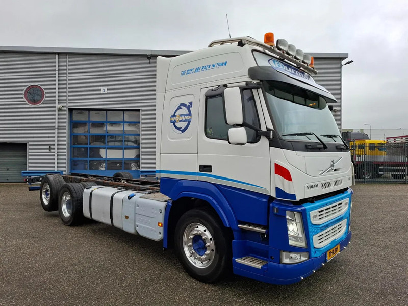Volvo FM11-460 / NL TRUCK / LIFT+LENKACHSE / ONLY:355342 KM / DYNAMIC STEERING / LWDS / NAVI / ALCOA / TUV:07-01-2026 / INLINER / EURO - Camion şasiu: Foto 3 Volvo FM11-460 / NL TRUCK / LIFT+LENKACHSE / ONLY:355342 KM / DYNAMIC STEERING / LWDS / NAVI / ALCOA / TUV:07-01-2026 / INLINER / EURO - Camion şasiu: Foto 3