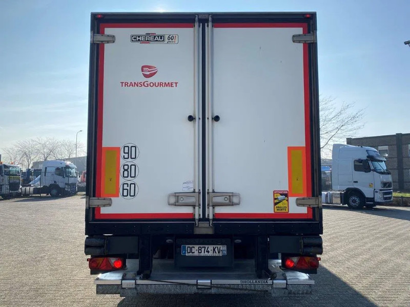 Volvo FM4-420 / COMPLETE COOL+FREEZE COMBI / CHEREAU / THROUGH-LOADING SYSTEM / 2XPLATFORM DHOLLANDIA / FREEZING LOCK / AUTOMATIC / EU - Camion frigider: Foto 4 Volvo FM4-420 / COMPLETE COOL+FREEZE COMBI / CHEREAU / THROUGH-LOADING SYSTEM / 2XPLATFORM DHOLLANDIA / FREEZING LOCK / AUTOMATIC / EU - Camion frigider: Foto 4