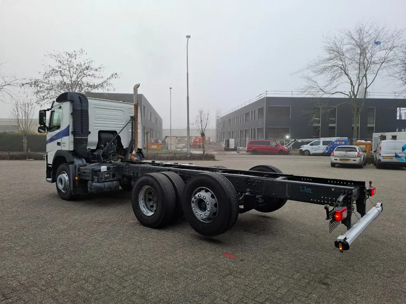 Volvo FM4-420 / VEB+ / LWDS / LIFT+LENKACHSE / ONLY:336223 KM / INLINER / AUTOMATIC / EURO-6 / 2018 - Camion şasiu: Foto 3 Volvo FM4-420 / VEB+ / LWDS / LIFT+LENKACHSE / ONLY:336223 KM / INLINER / AUTOMATIC / EURO-6 / 2018 - Camion şasiu: Foto 3