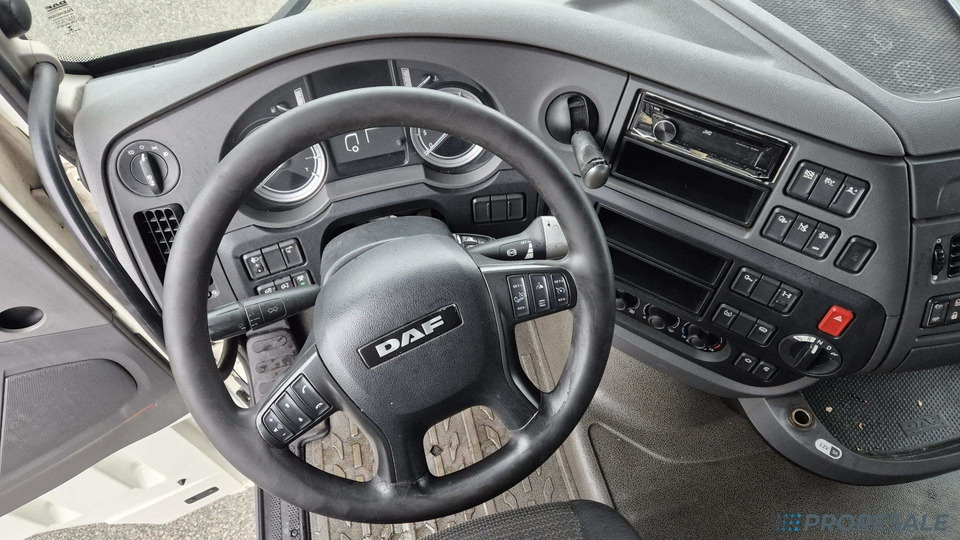 DAF XF 460 FT LOW DECK SSC EURO 6 - Cap tractor: Foto 4 DAF XF 460 FT LOW DECK SSC EURO 6 - Cap tractor: Foto 4