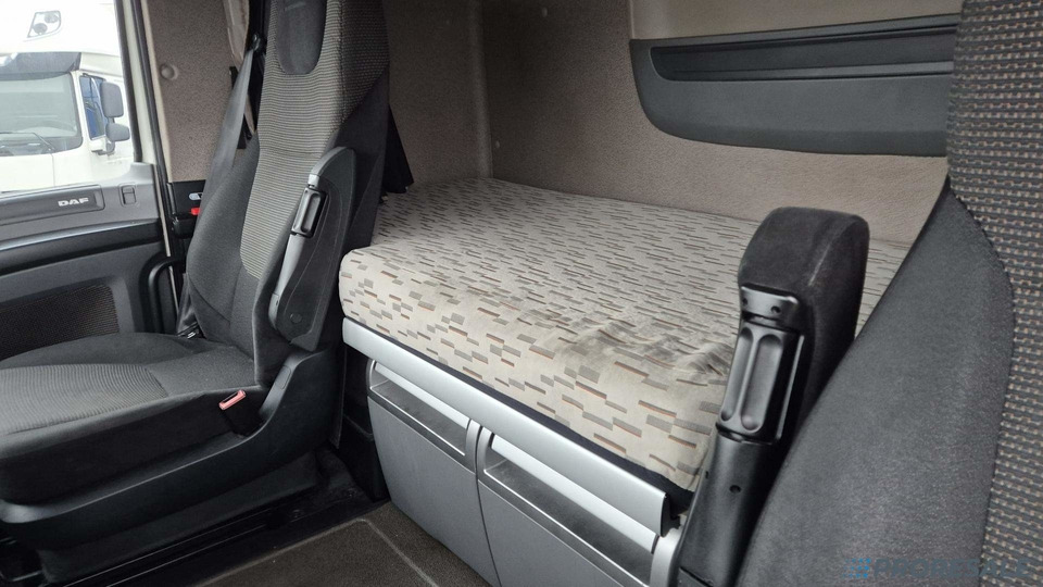 DAF XF 460 FT LOW DECK SSC EURO 6 - Cap tractor: Foto 5 DAF XF 460 FT LOW DECK SSC EURO 6 - Cap tractor: Foto 5