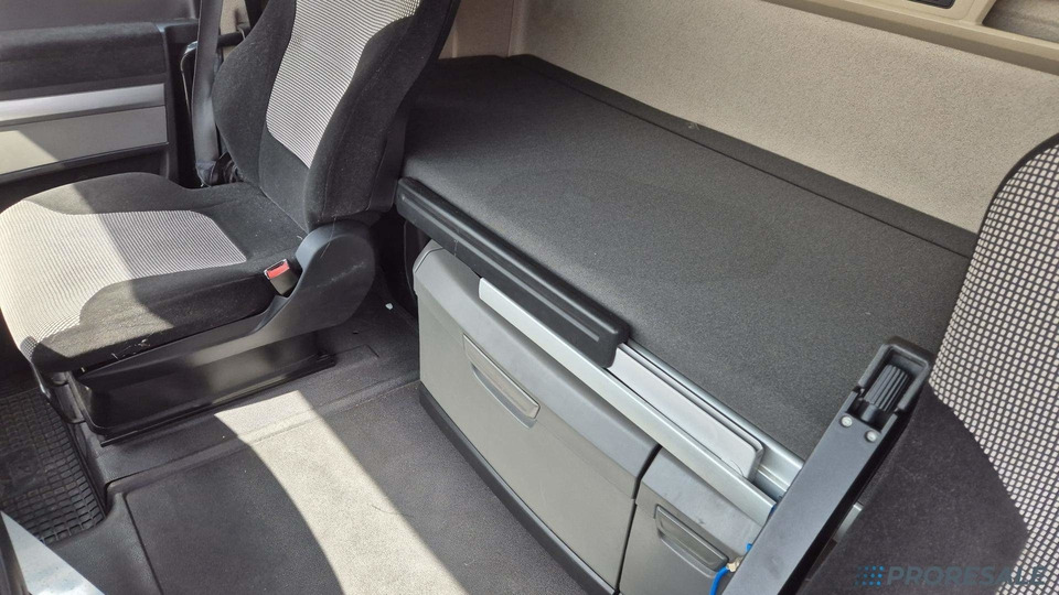 MAN TGX 18.500 XXL LOW DECK EURO 6 - Cap tractor: Foto 5 MAN TGX 18.500 XXL LOW DECK EURO 6 - Cap tractor: Foto 5