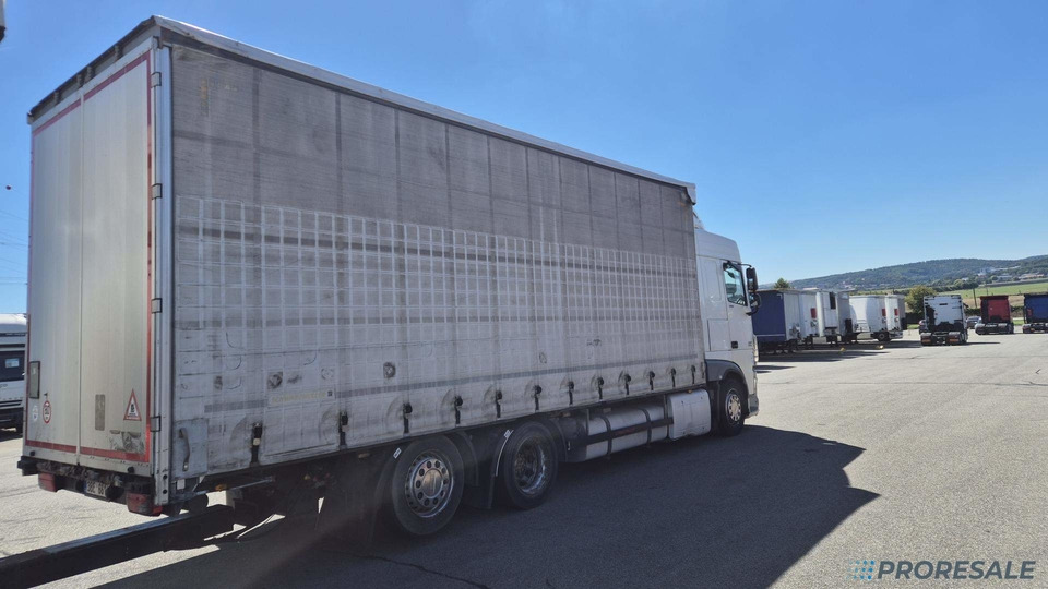 DAF XF 410 FAR SC EURO 6 - velkoobjemová souprava - prodejné jen s přívěsem SCHWARZMÜLLER TPA 2/E - cena je za celou soupravu - Camion cu prelată: Foto 4 DAF XF 410 FAR SC EURO 6 - velkoobjemová souprava - prodejné jen s přívěsem SCHWARZMÜLLER TPA 2/E - cena je za celou soupravu - Camion cu prelată: Foto 4