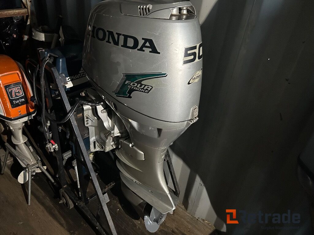 Båtmotor Honda Fourstroke 50 hk - Alte utilaje: Foto 2 Båtmotor Honda Fourstroke 50 hk - Alte utilaje: Foto 2