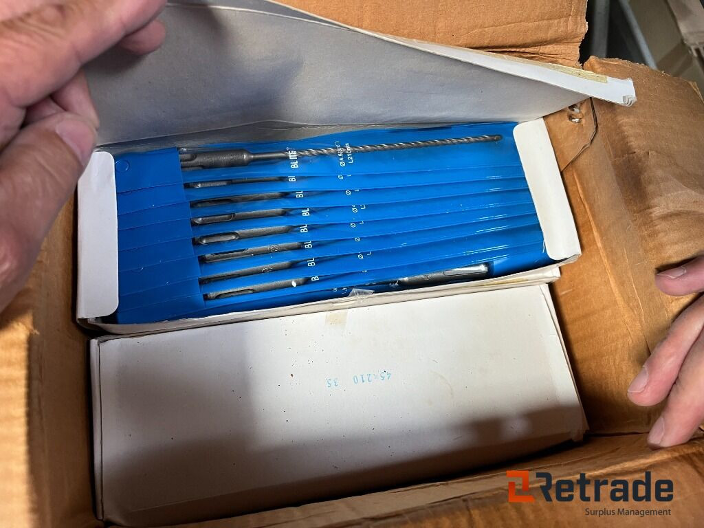 Forskelligt udstyr LOT med SDS BOR SDS BOR NYT - Unealtă/ Echipament: Foto 1 Forskelligt udstyr LOT med SDS BOR SDS BOR NYT - Unealtă/ Echipament: Foto 1