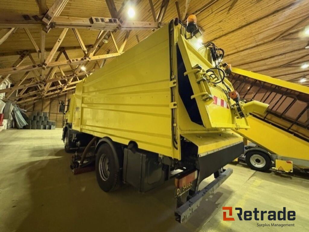 Glykol suger - Scania P310 med Bucher STKF 9500 på bygg! - Autogunoiere: Foto 4 Glykol suger - Scania P310 med Bucher STKF 9500 på bygg! - Autogunoiere: Foto 4