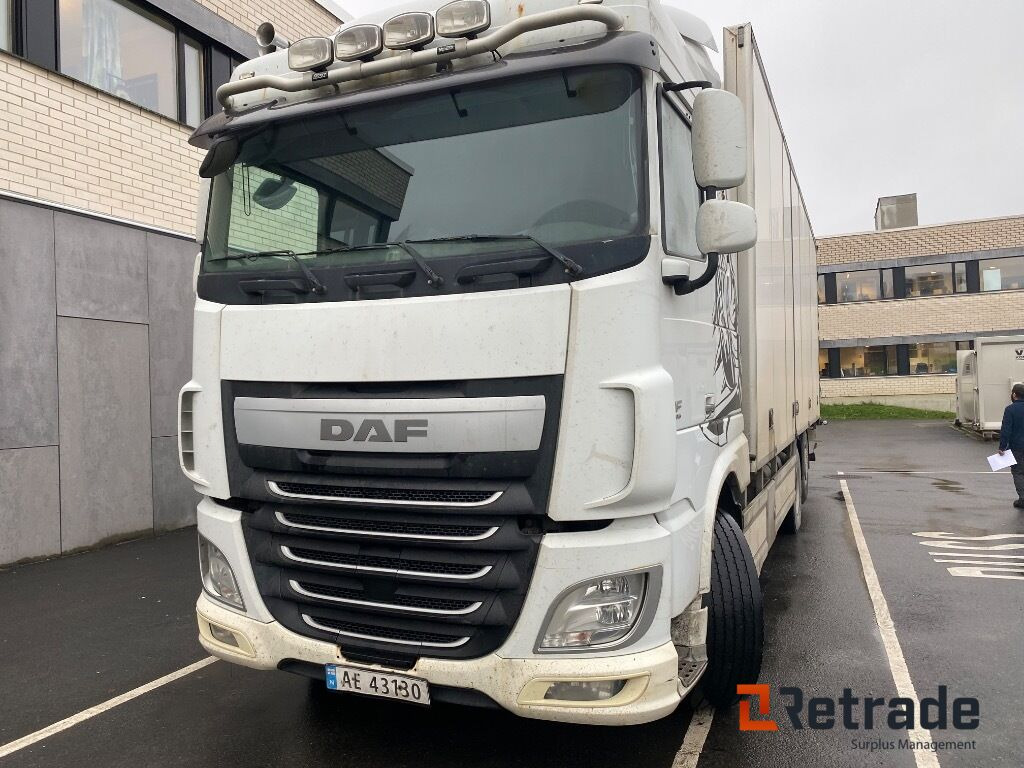 Lastebil DAF XF 440 FAN - Camion furgon: Foto 1 Lastebil DAF XF 440 FAN - Camion furgon: Foto 1