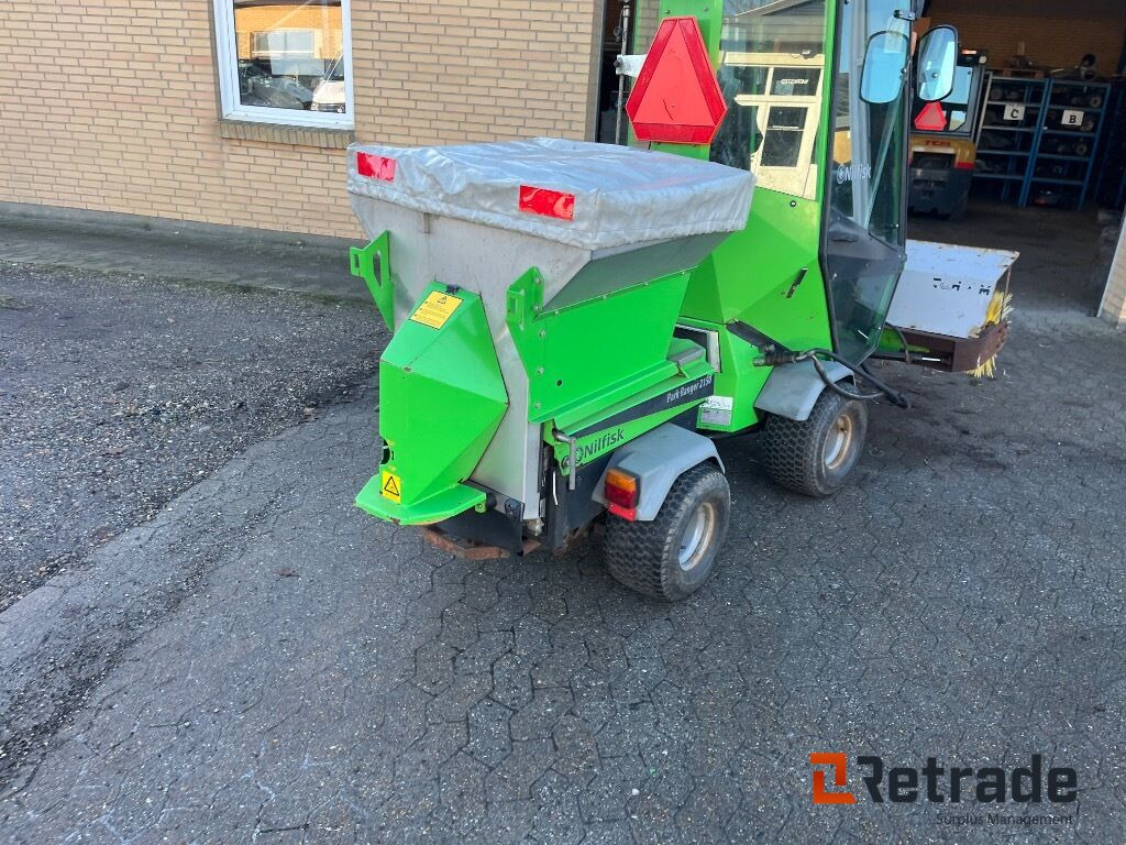 Plæne- og parkmaskiner EGHOLM 2150 Redskabsbærer - Maşina comunala: Foto 5 Plæne- og parkmaskiner EGHOLM 2150 Redskabsbærer - Maşina comunala: Foto 5