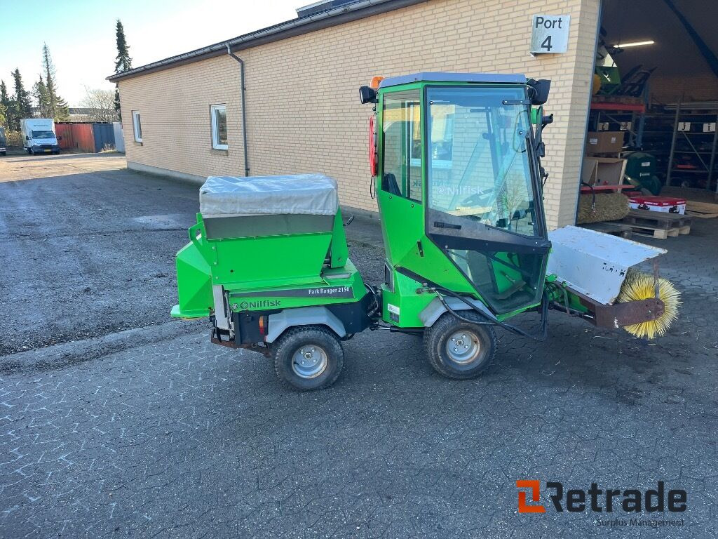 Plæne- og parkmaskiner EGHOLM 2150 Redskabsbærer - Maşina comunala: Foto 4 Plæne- og parkmaskiner EGHOLM 2150 Redskabsbærer - Maşina comunala: Foto 4