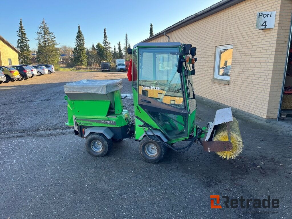 Plæne- og parkmaskiner EGHOLM 2150 Redskabsbærer - Maşina comunala: Foto 3 Plæne- og parkmaskiner EGHOLM 2150 Redskabsbærer - Maşina comunala: Foto 3