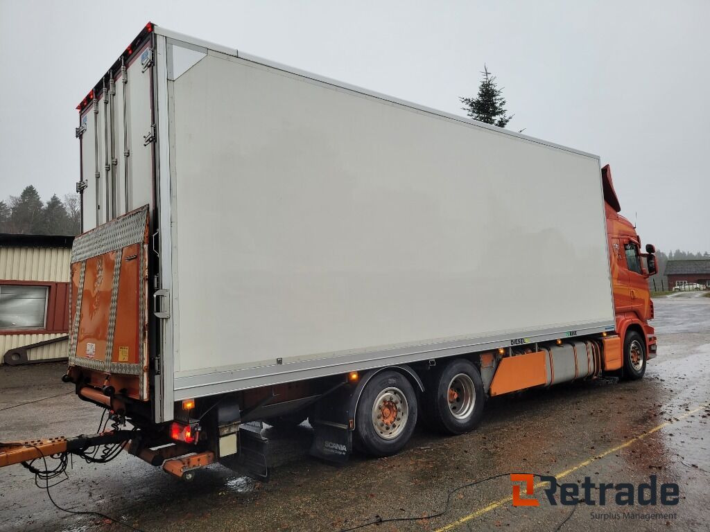 Skåpbil kylbil Scania R730LB6X2*4MNB - Camion frigider: Foto 4 Skåpbil kylbil Scania R730LB6X2*4MNB - Camion frigider: Foto 4
