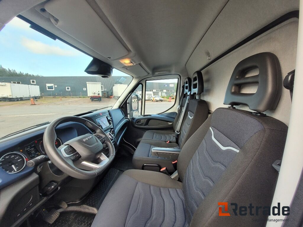 Skåpbil med bak-gavellyft Iveco Daily 72-180 Låga mil , nyskick - Autoutilitară box: Foto 5 Skåpbil med bak-gavellyft Iveco Daily 72-180 Låga mil , nyskick - Autoutilitară box: Foto 5