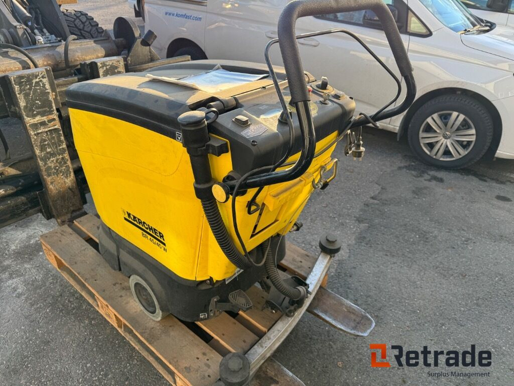 Skurmaskin Kärcher BR 45/40 W - Mașină de spălat pardoseli: Foto 2 Skurmaskin Kärcher BR 45/40 W - Mașină de spălat pardoseli: Foto 2