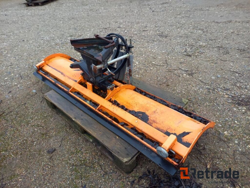 Sneplov / snow plow - Echipamente de constructii: Foto 1 Sneplov / snow plow - Echipamente de constructii: Foto 1
