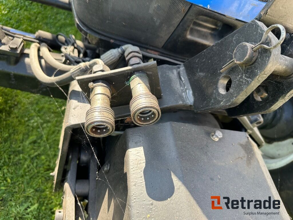 Utilaje agricole New Holland  T4040 super steer  traktor: Foto 6