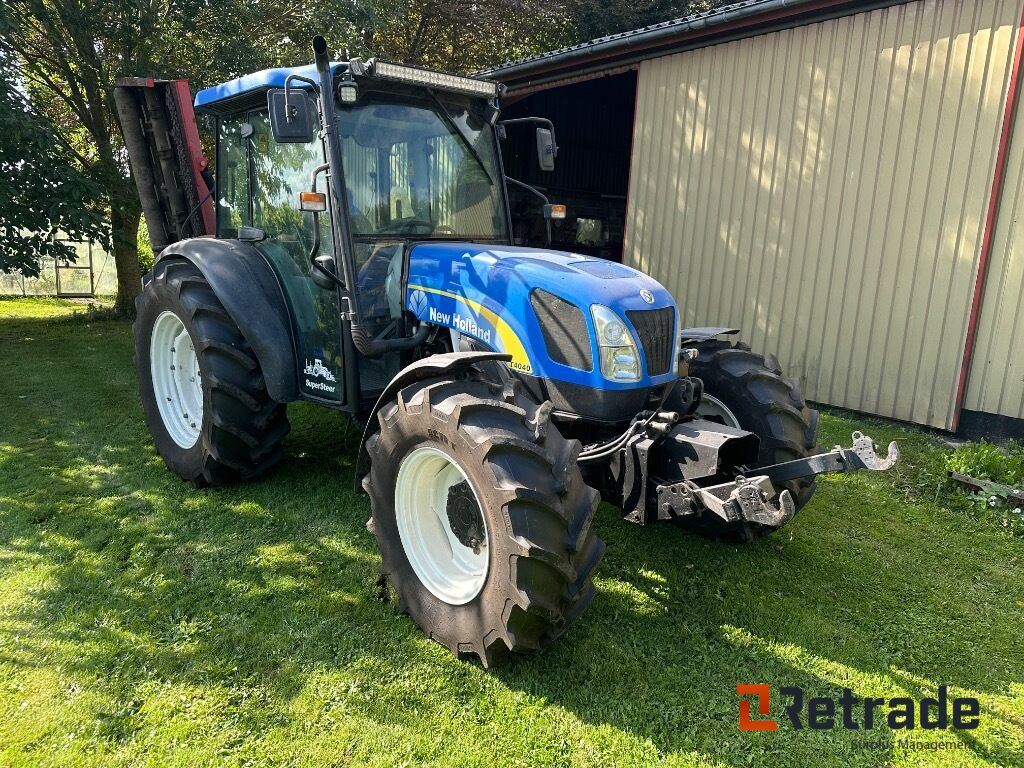 Utilaje agricole New Holland  T4040 super steer  traktor: Foto 9