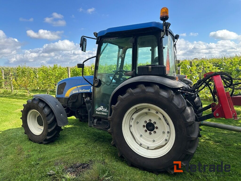 Utilaje agricole New Holland  T4040 super steer  traktor: Foto 18