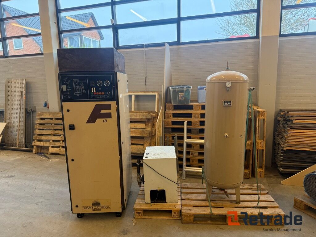 Skrue kompressor - Utilaje constructii: Foto 1 Skrue kompressor - Utilaje constructii: Foto 1