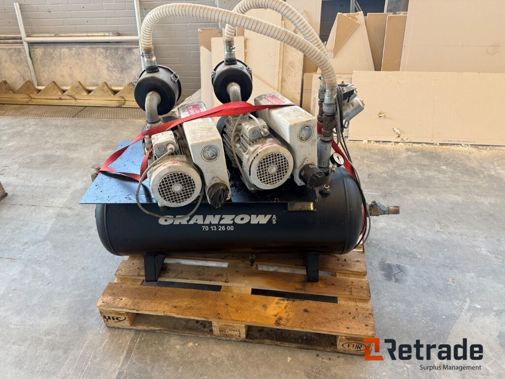 Vakum kompressor - Utilaje constructii: Foto 1 Vakum kompressor - Utilaje constructii: Foto 1