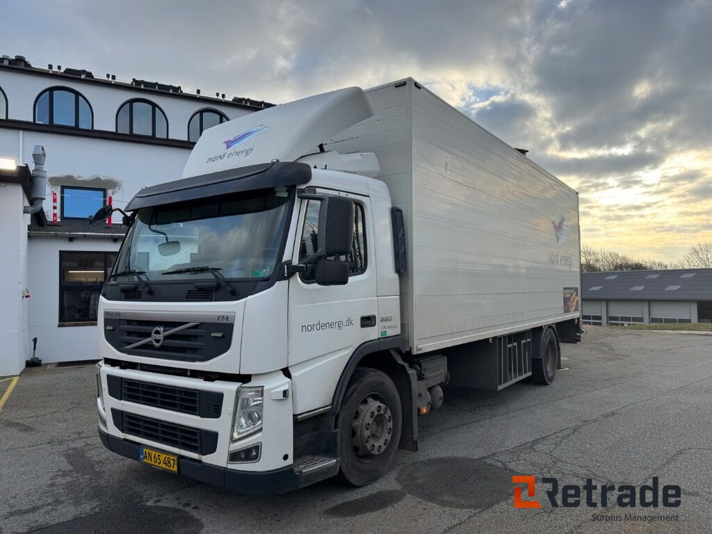 VOLVO FM 330 4X2 - Camion furgon: Foto 1 VOLVO FM 330 4X2 - Camion furgon: Foto 1