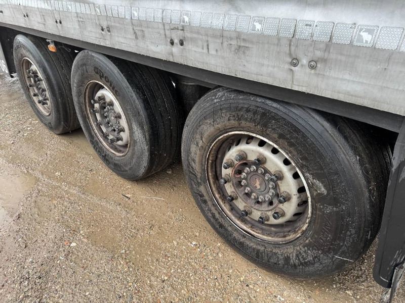 Semiremorcă prelată Schmitz Cargobull SCB*S3T Drankentrailer / 3 Axles / Speed Curtain: Foto 7 Semiremorcă prelată Schmitz Cargobull SCB*S3T Drankentrailer / 3 Axles / Speed Curtain: Foto 7