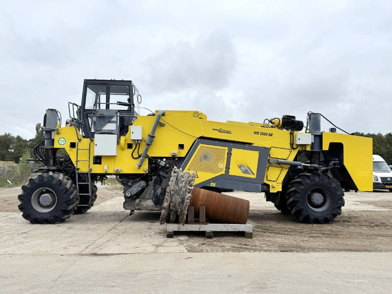 Wirtgen WR2500SK - Dutch Machine / Extra Miller and Tires - Maşină de asfaltat: Foto 2 Wirtgen WR2500SK - Dutch Machine / Extra Miller and Tires - Maşină de asfaltat: Foto 2